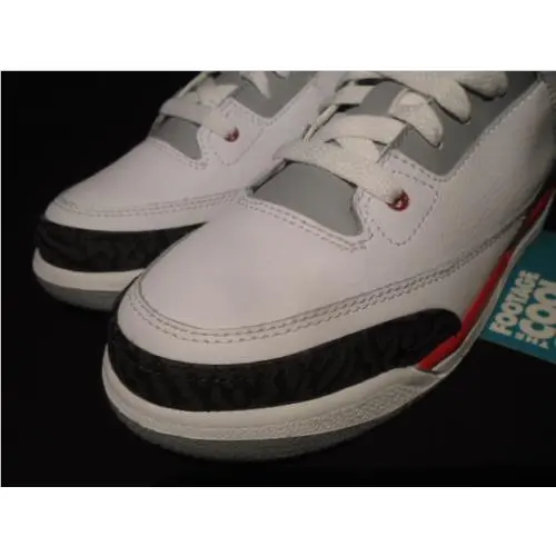 Nike shoes - Nike Air Jordan 3 Retro - White 2