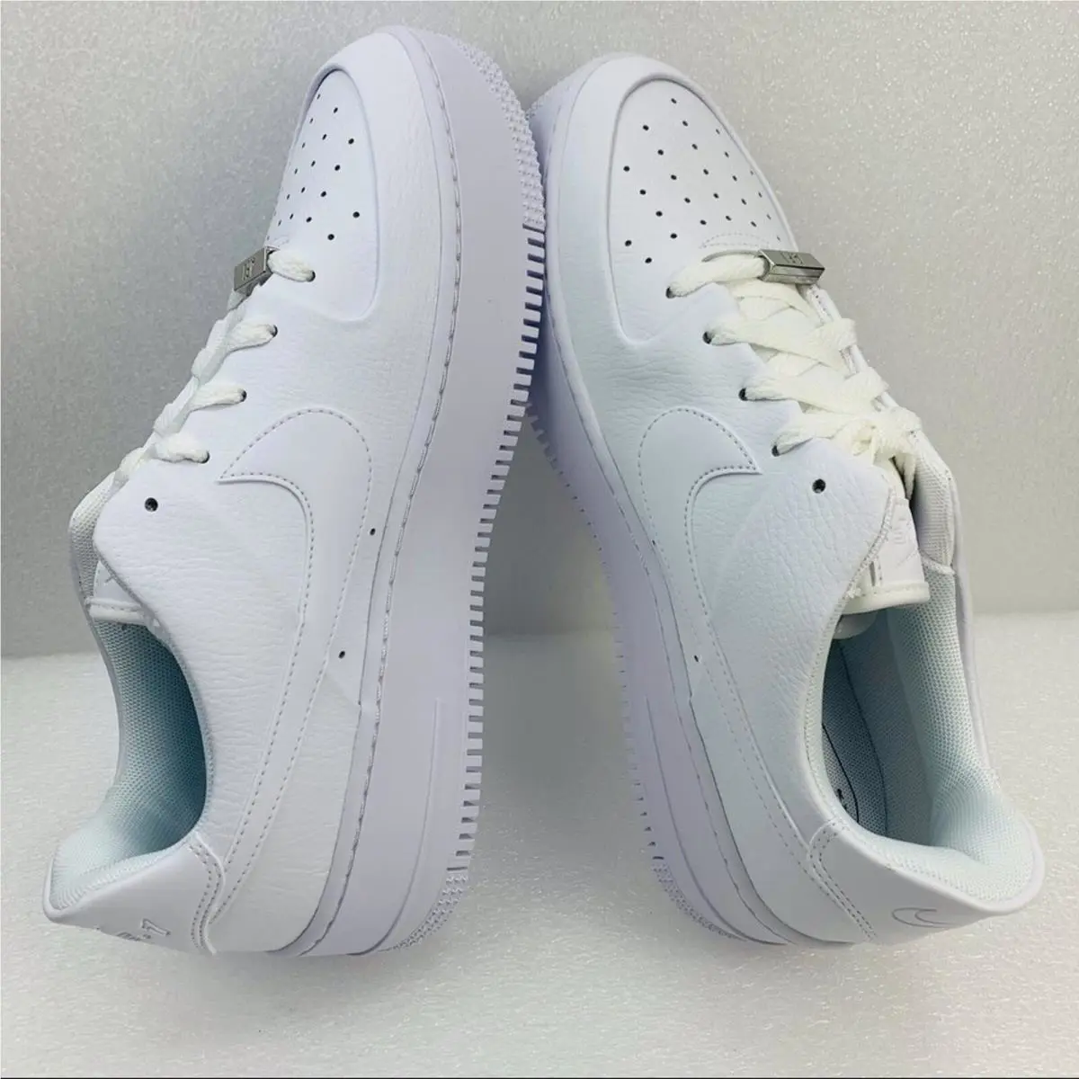 Nike shoes - White 2