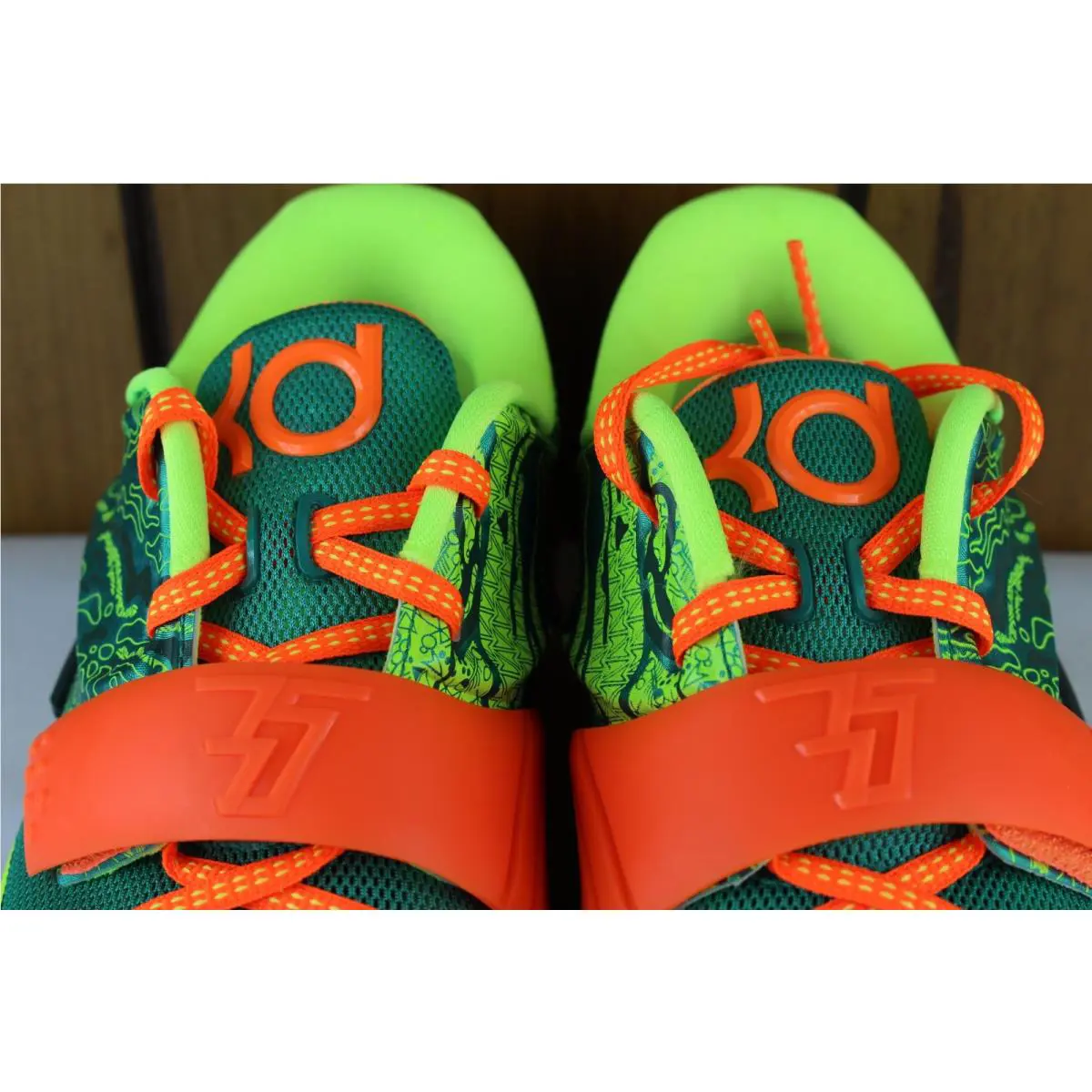Nike shoes - Emerald Green/Metallic Silver (UPC: 886060067562) 3