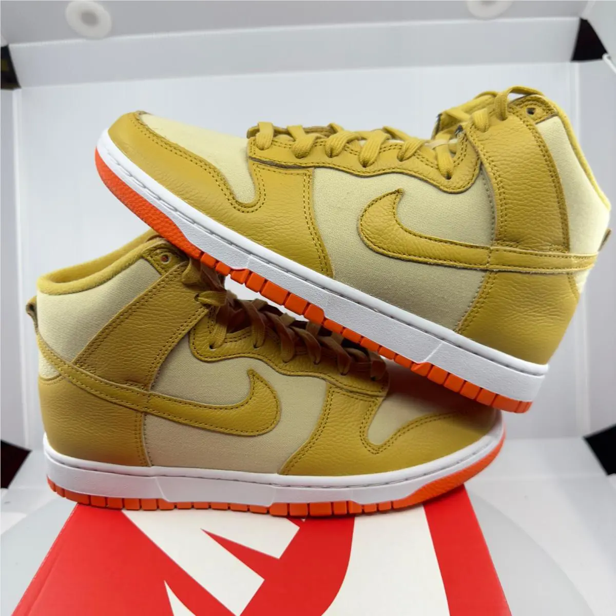 Nike shoes - Gold 2