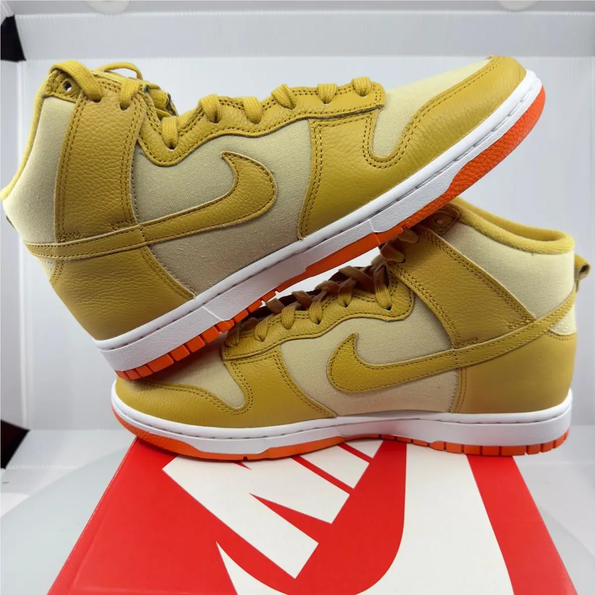 Nike shoes - Gold 3