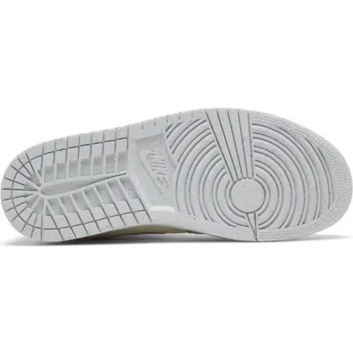 Nike shoes - Air Jordan 1 Mid SE - Beige 1