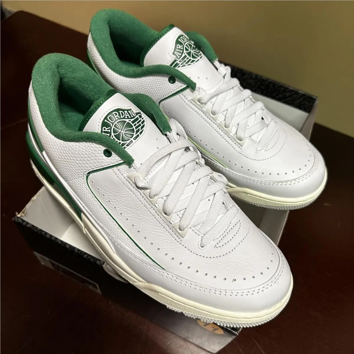 Nike shoes - White 2