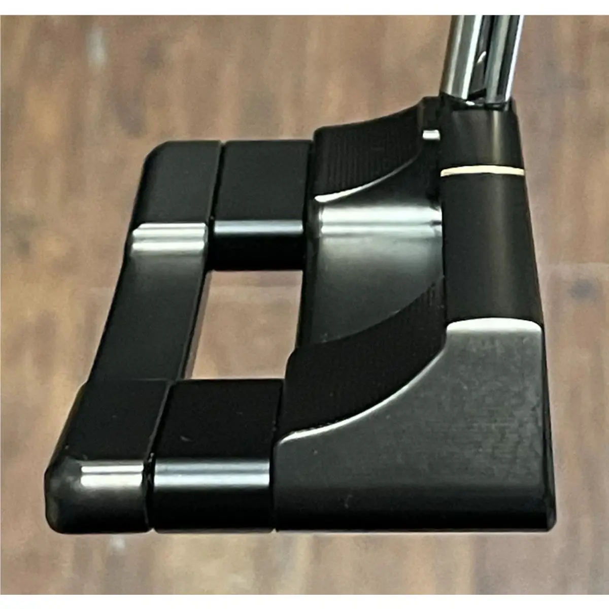 Scotty Cameron  - Studio Style Squareback - 2025 - SCS - Xtreme Dark Finish - DLC - Gold, Lie Angle: Black 6