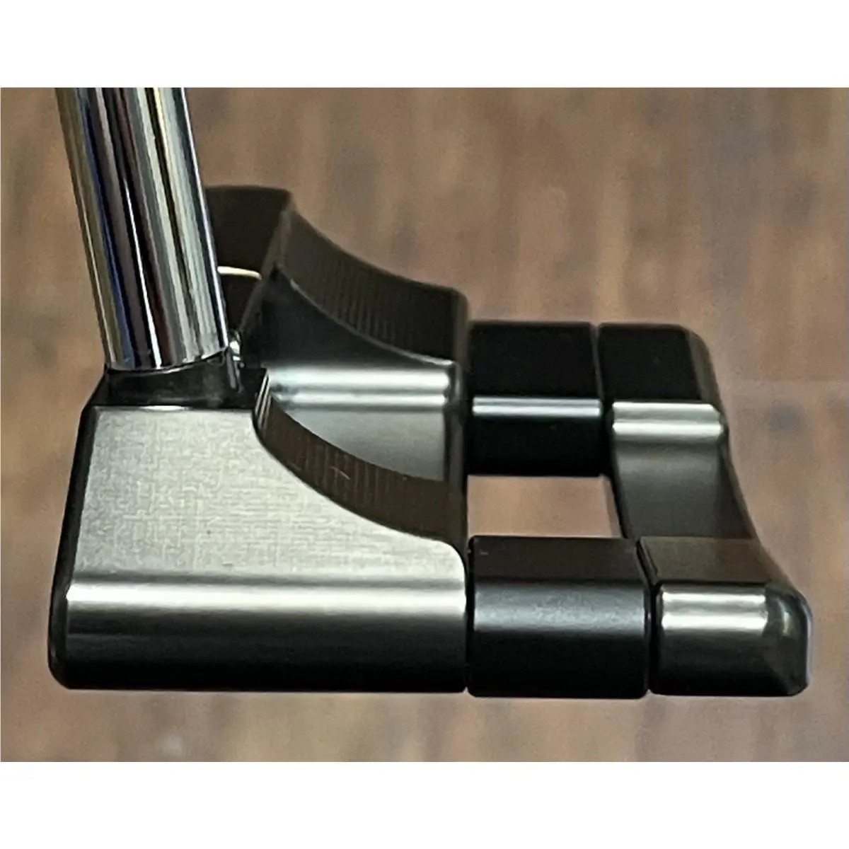 Scotty Cameron  - Studio Style Squareback - 2025 - SCS - Xtreme Dark Finish - DLC - Gold, Lie Angle: Black 7