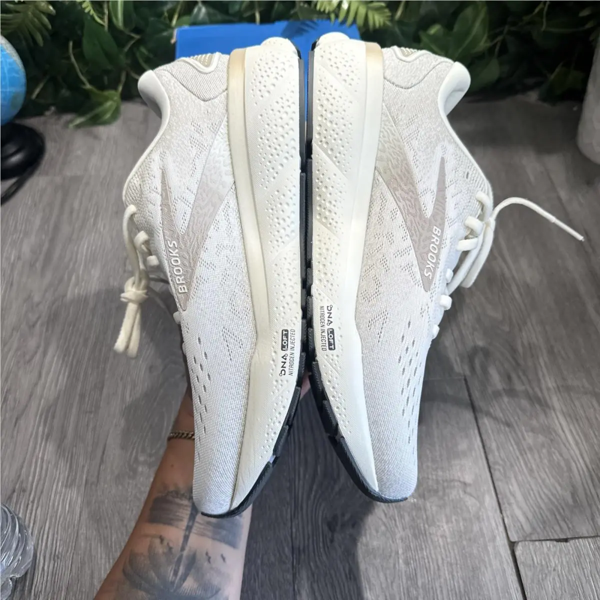 Brooks shoes - Brooks Ghost 16 - Ghost - 110418 1D 164 - Coconut/Chateau/Forged Iron 6