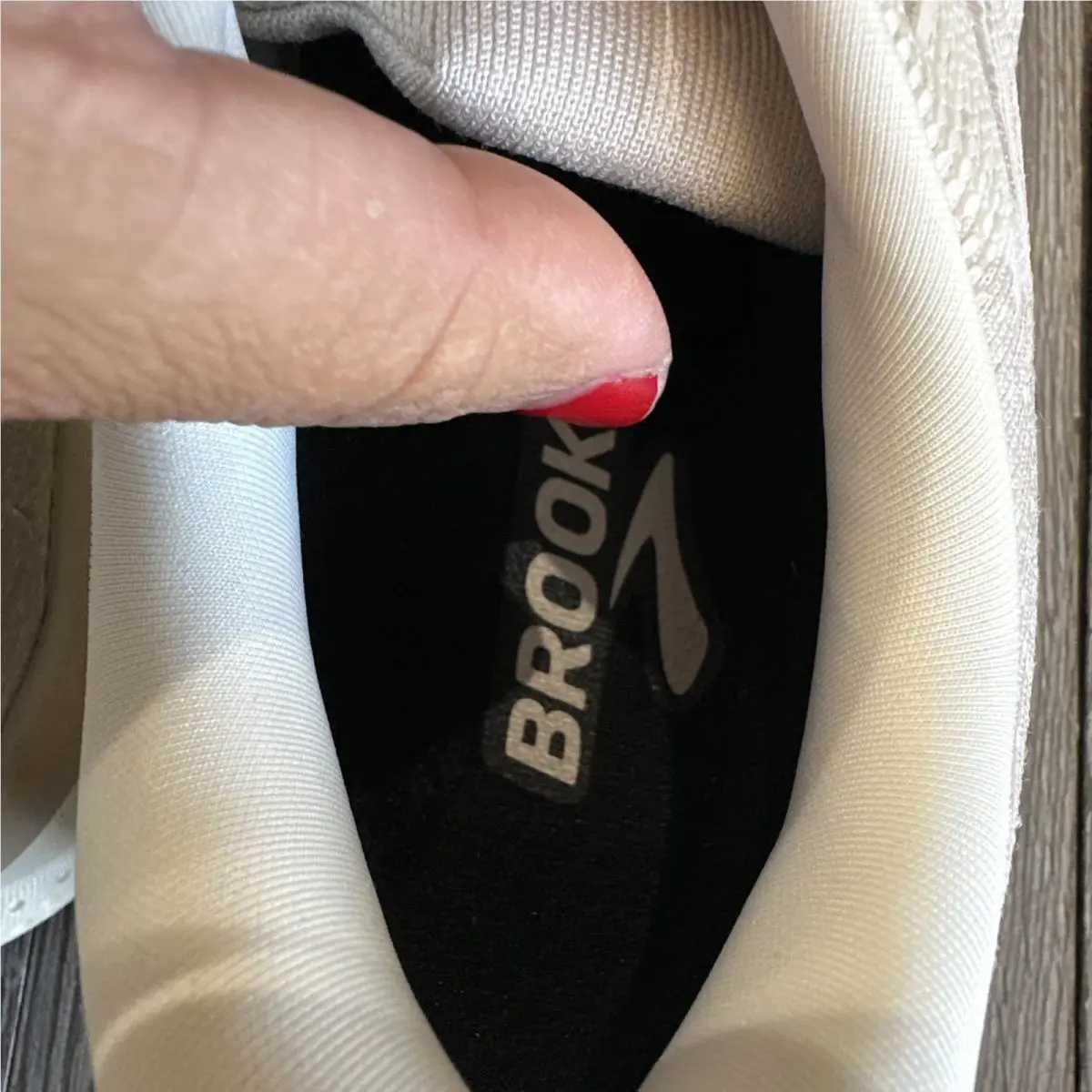 Brooks shoes - Brooks Ghost 16 - Ghost - 110418 1D 164 - Coconut/Chateau/Forged Iron 5