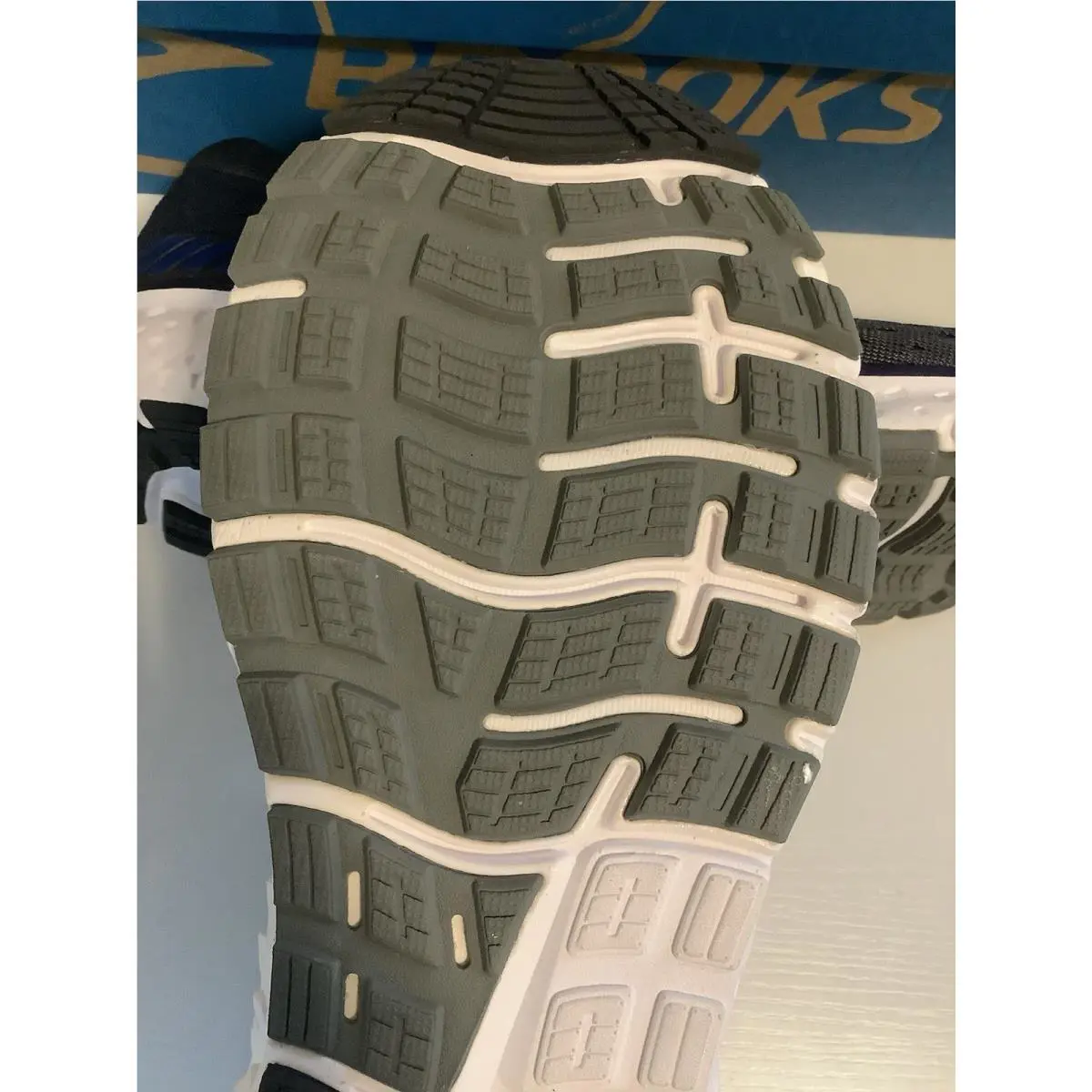 Brooks shoes - Brooks Transcend 6 - Transcend - Gray 4