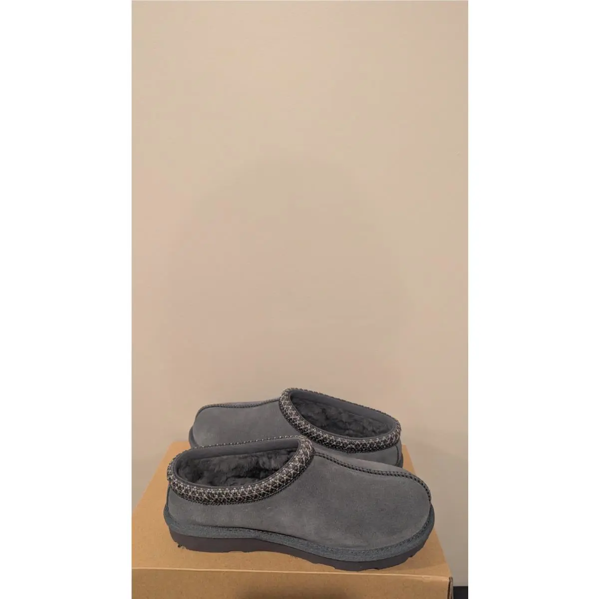UGG shoes - obsidian 1