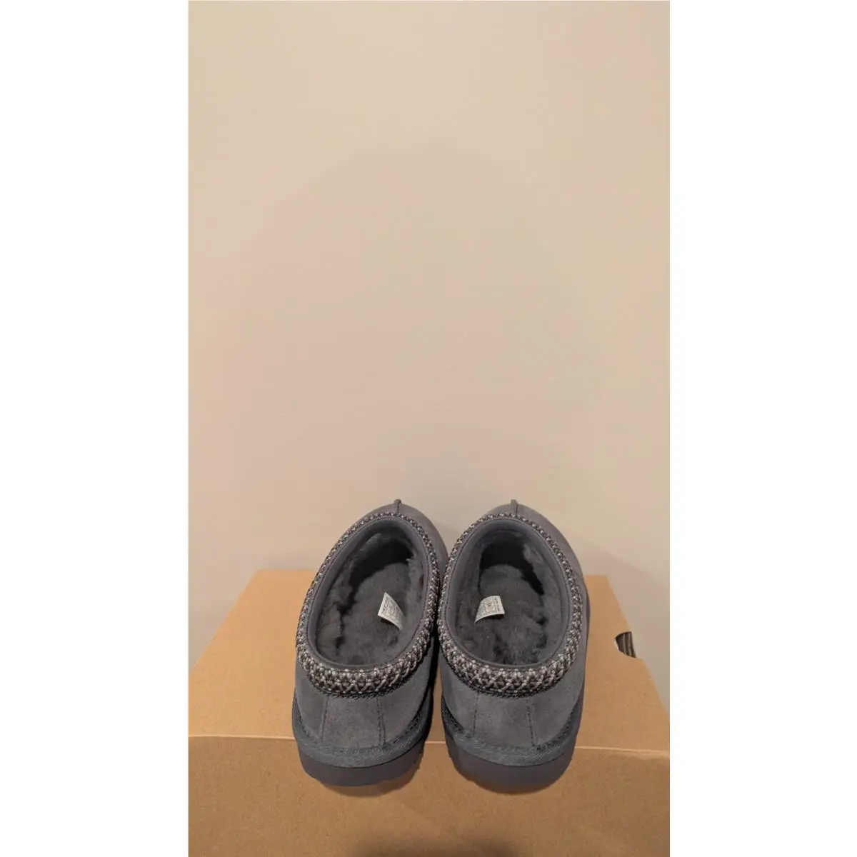 UGG shoes - obsidian 2