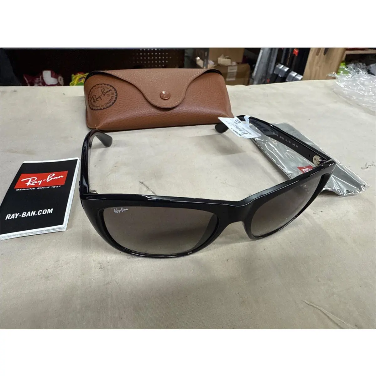Ray-ban RB4154 601/32 57-18 145 2N Grey Gradient Lens/polished Black Frame
