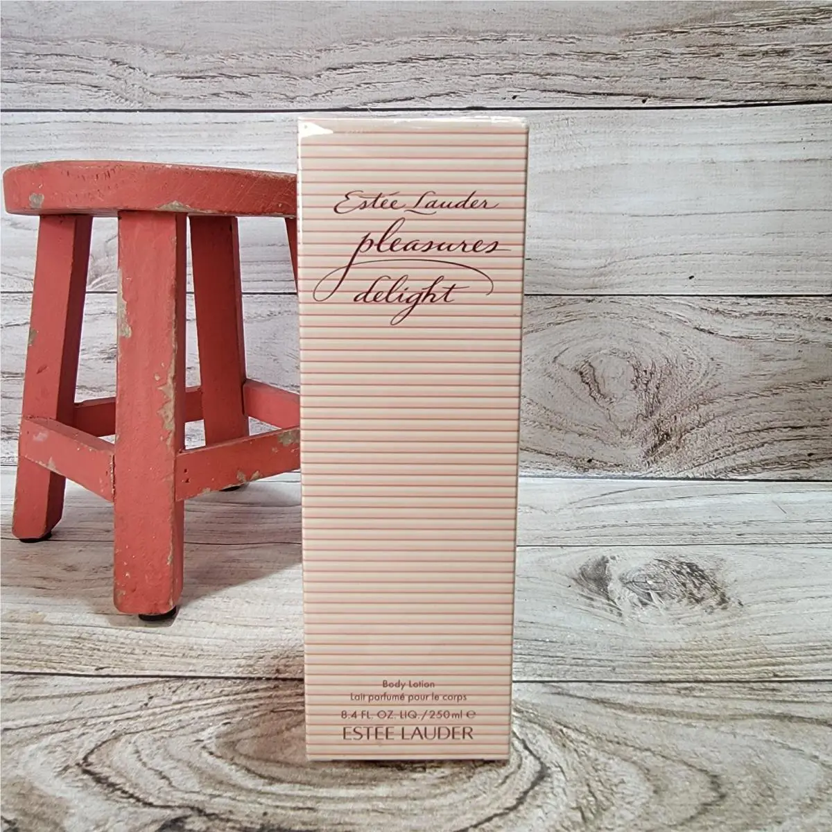 Estée Lauder Pleasures Body Lotion 8.4 oz / 250 ml
