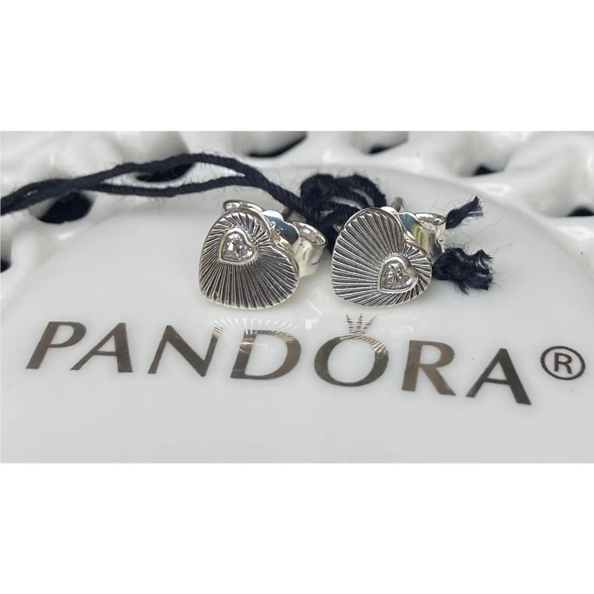 Authnetic  Vintage Heart Fans Stud Earrings 297298CZ by Pandora