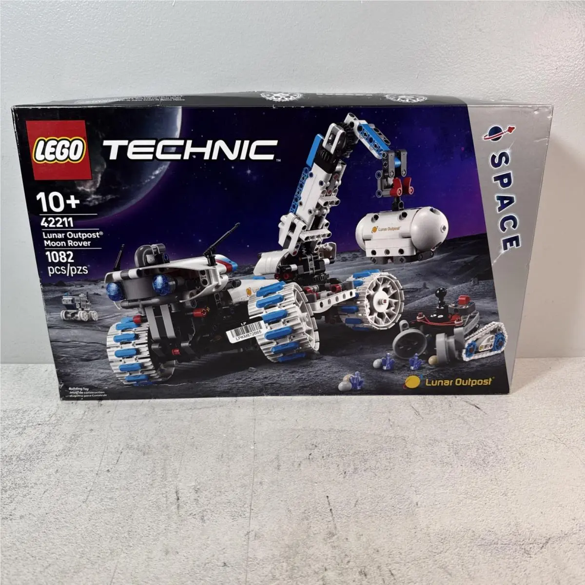 Lego 42211 Technic Lunar Outpost Moon Rover Ages 10 Up 1082 Pieces