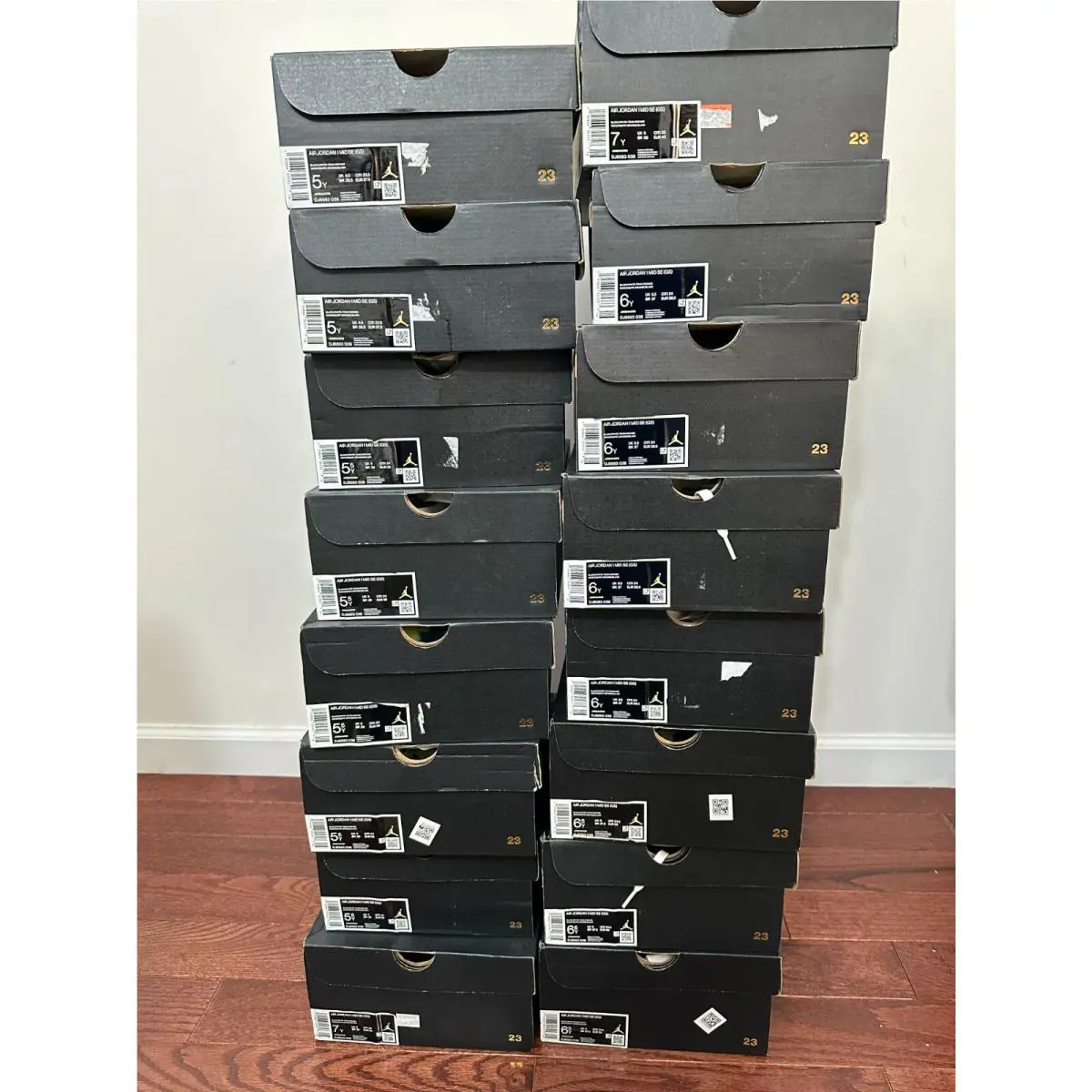 Nike shoes - Air Jordan 1 Mid SE - Multicolor 9