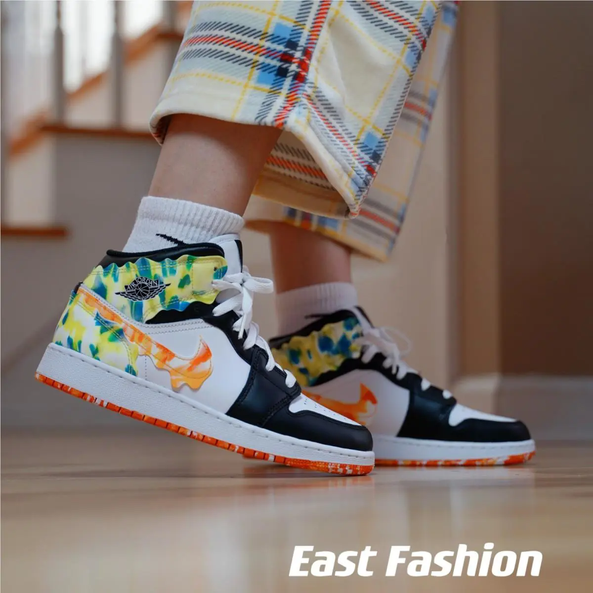 Nike shoes - Air Jordan 1 Mid SE - Multicolor 0
