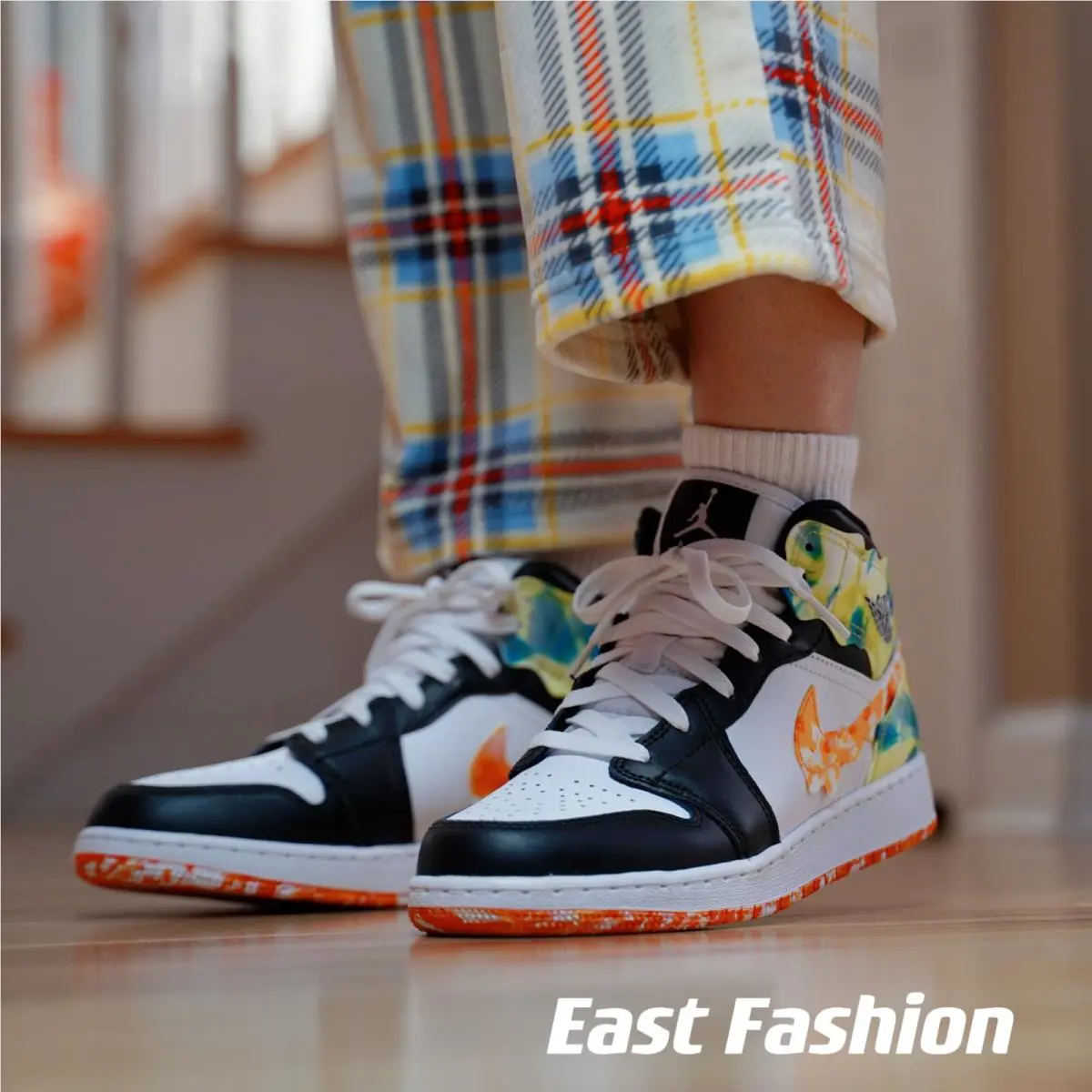 Nike shoes - Air Jordan 1 Mid SE - Multicolor 1
