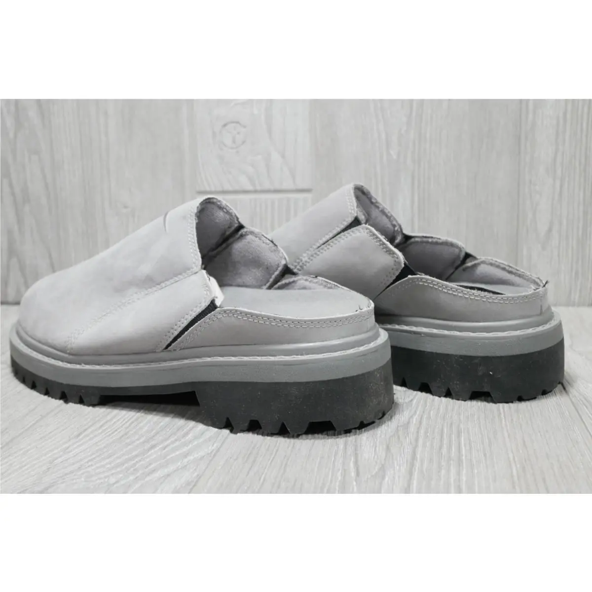 Nike shoes - grey 3