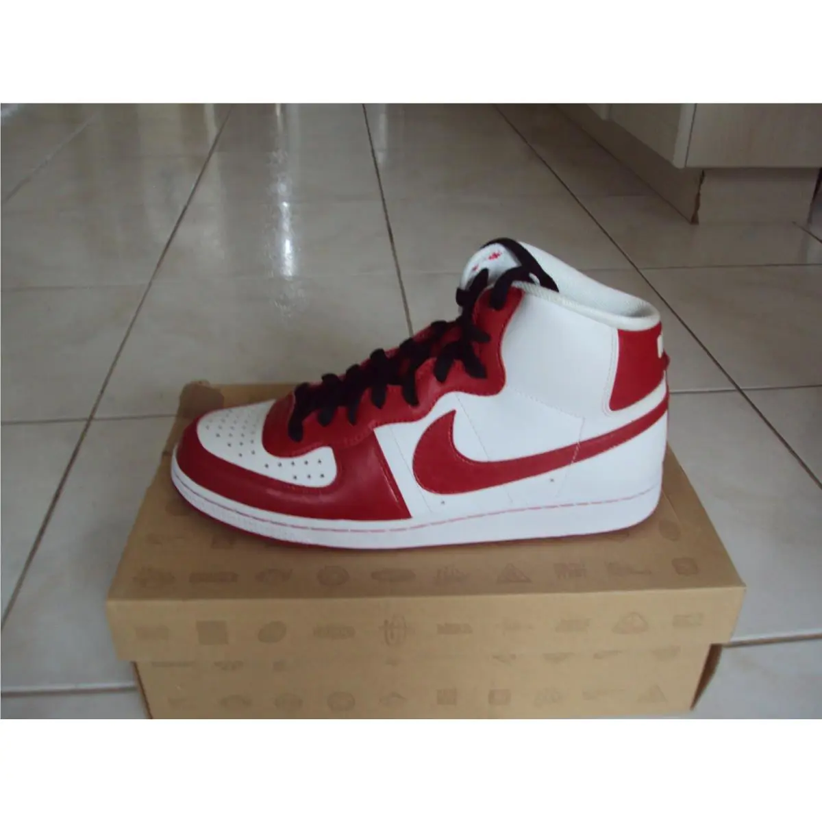 Nike Men Size 9.5 Legend Mid Dunk Retro Trainers Sneaker Red/wht 312311-100