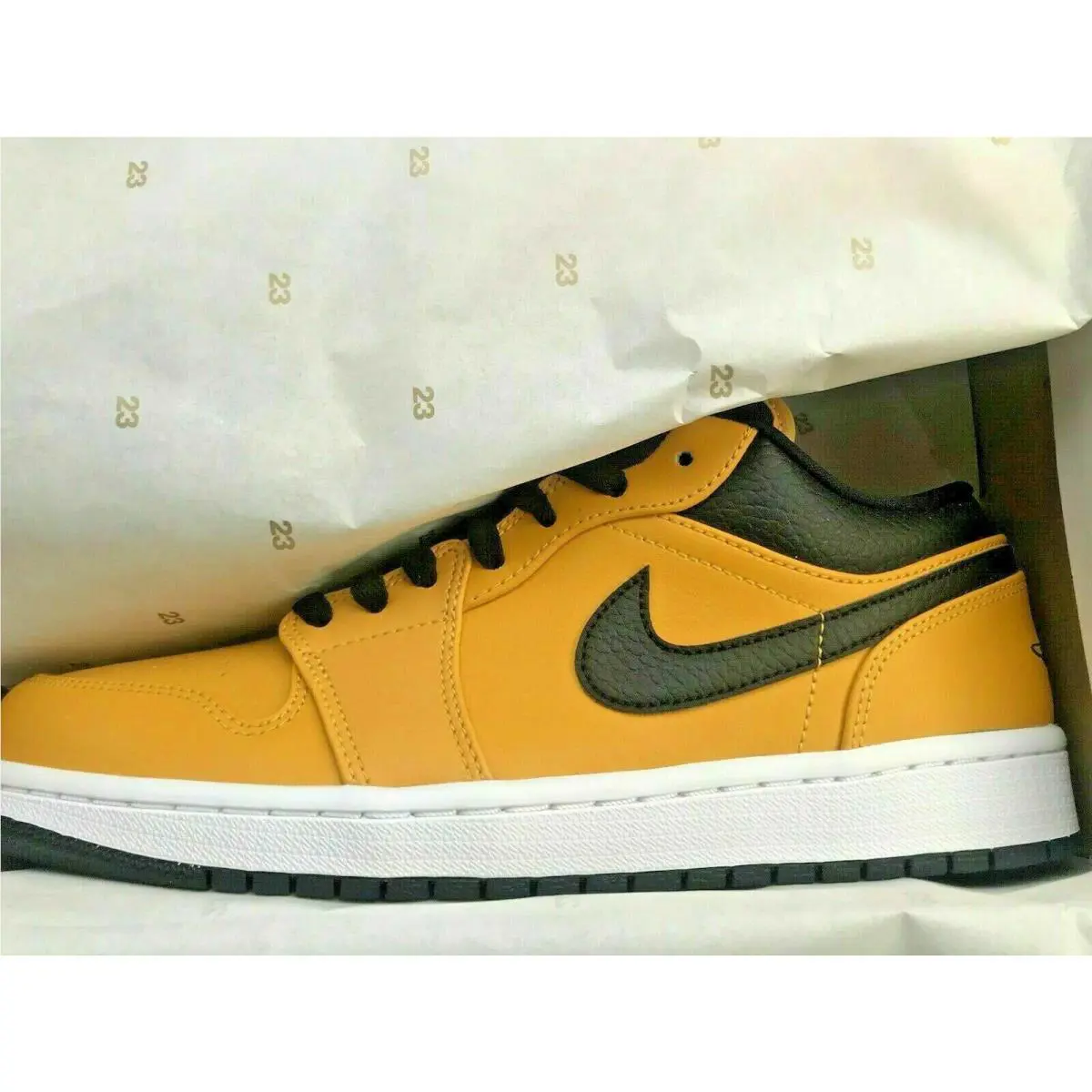 Nike shoes - 553560 700 - Gold 4