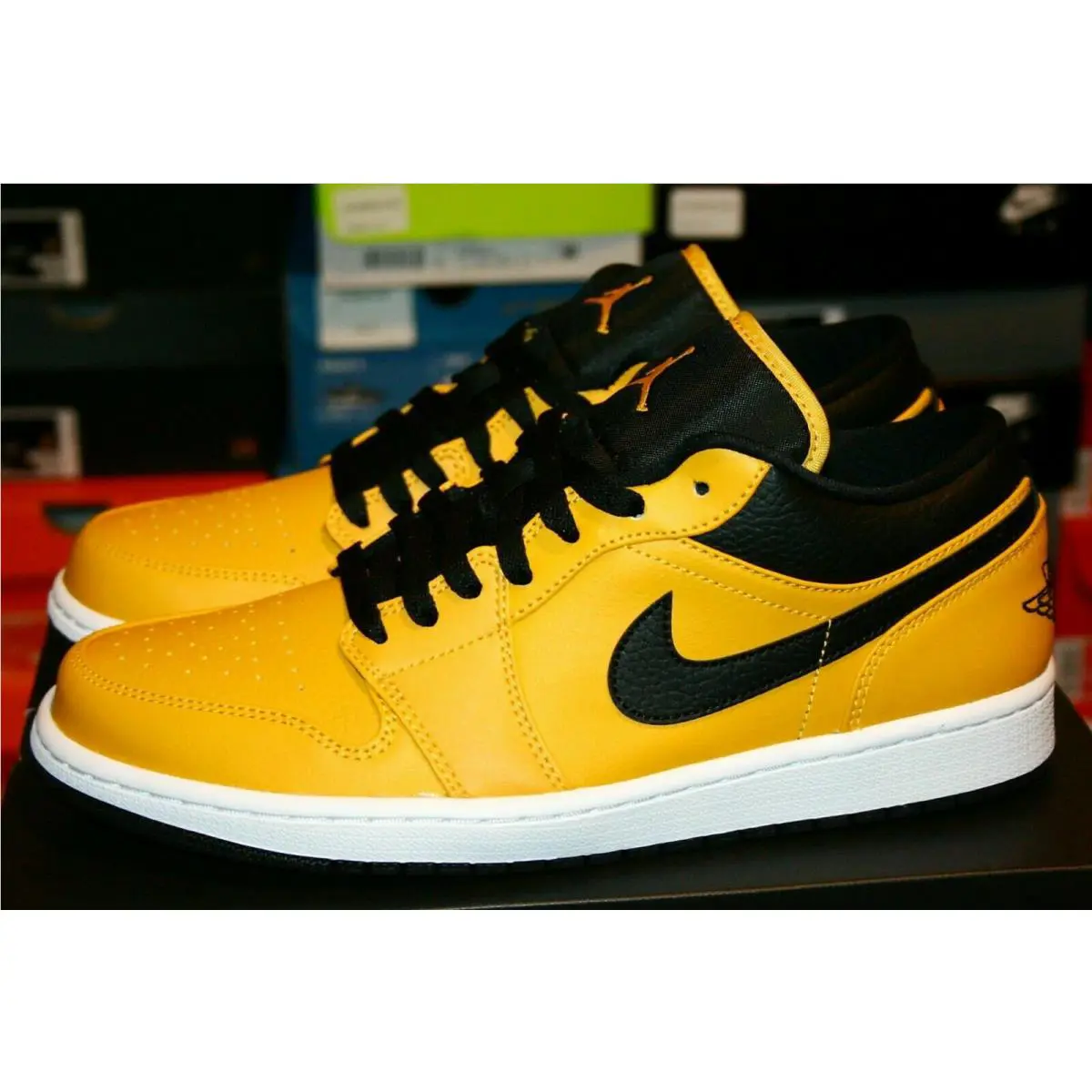 Nike shoes - 553560 700 - Gold 17