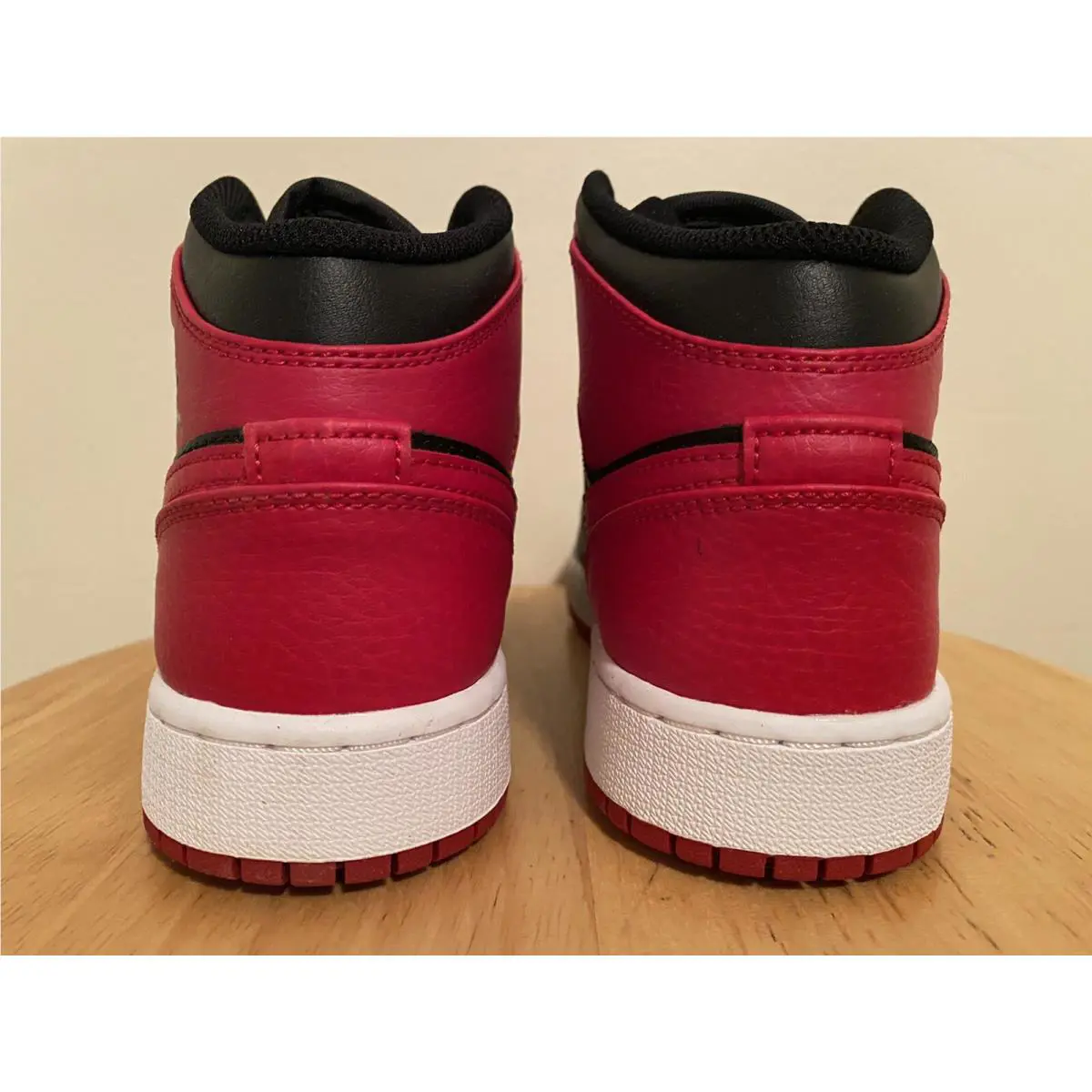Nike shoes - Air Jordan 1 - Air - 554725 074 - Red 9