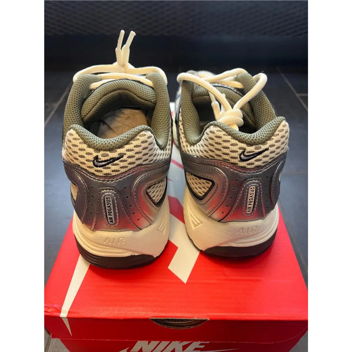 Nike shoes - PEGASUS - PEGASUS - SILVER AND OLIVE 3