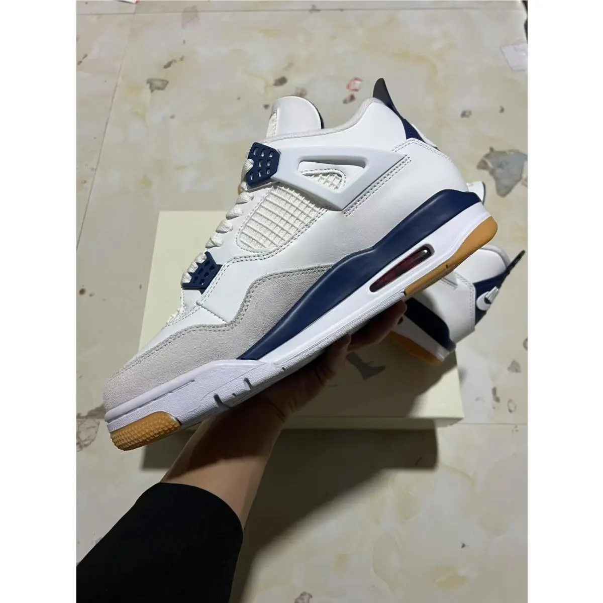 Nike shoes - White 2