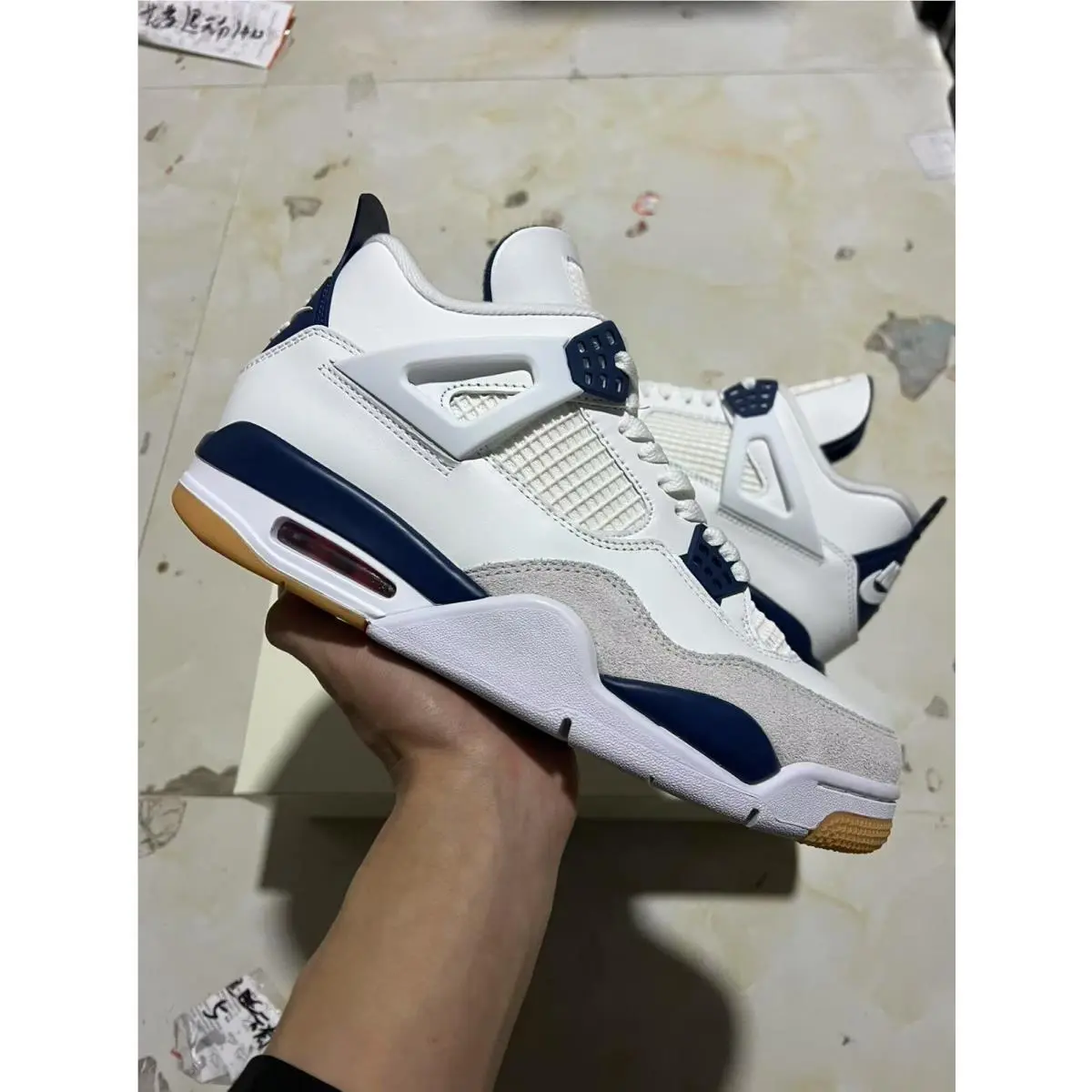 Nike shoes - White 3