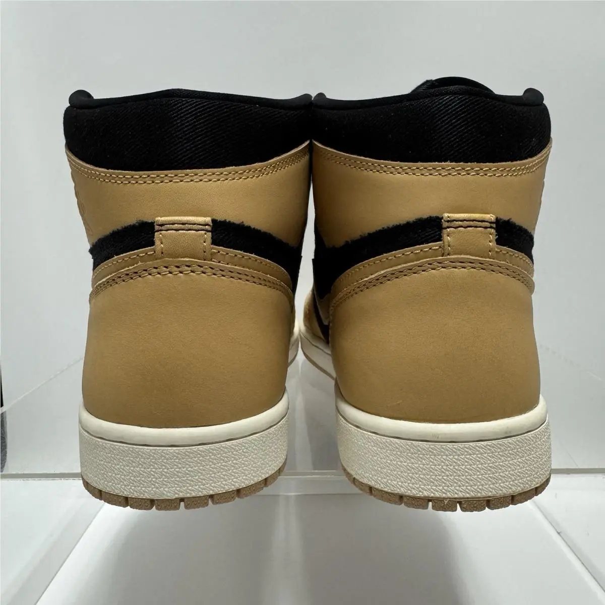 Nike shoes - Nike Air Jordan 1 - Air - 555088-202 - Black 5