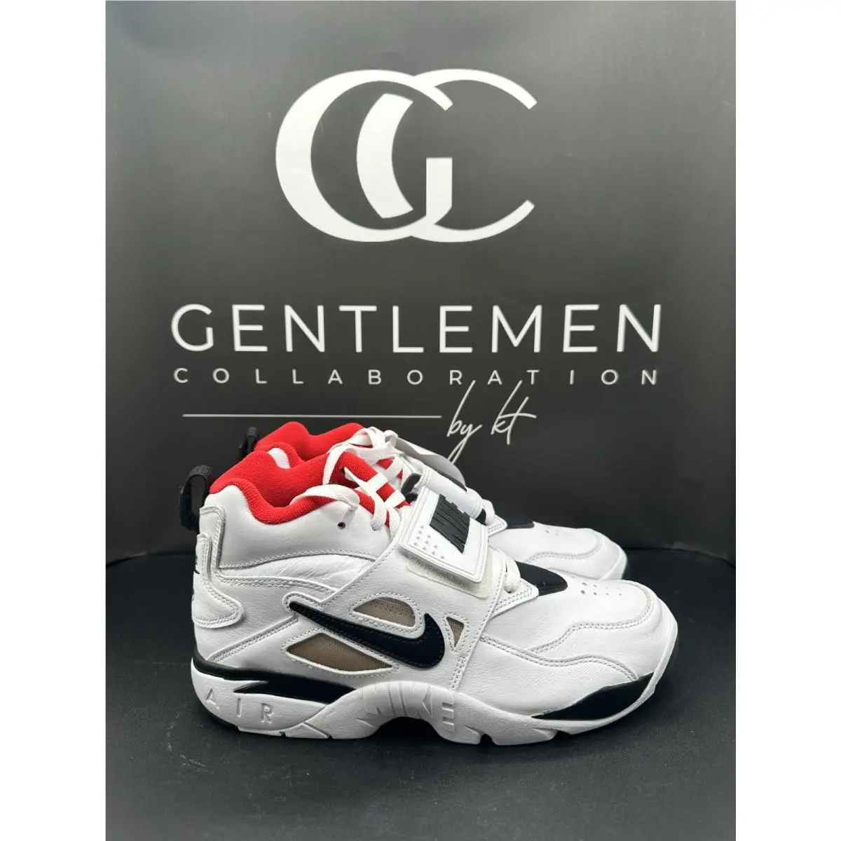 Size 10 - Nike Air Diamond Turf Proto `92 Atlanta Falcons