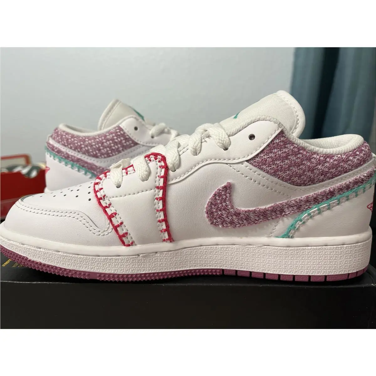 Nike shoes - Air Jordan 1 Mid SE GS - DM9037 100 - White 0