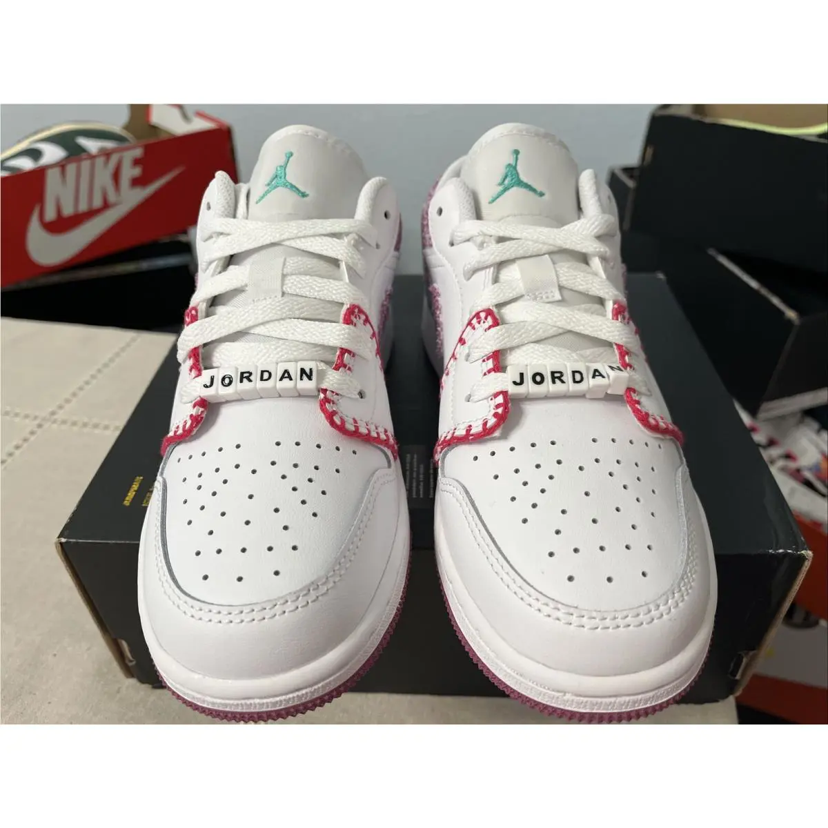 Nike shoes - Air Jordan 1 Mid SE GS - DM9037 100 - White 3