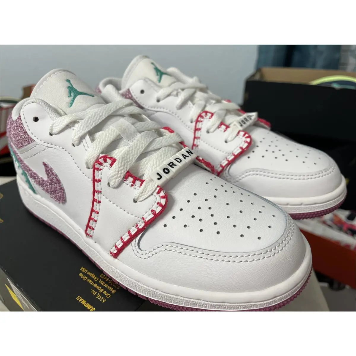 Nike shoes - Air Jordan 1 Mid SE GS - DM9037 100 - White 4