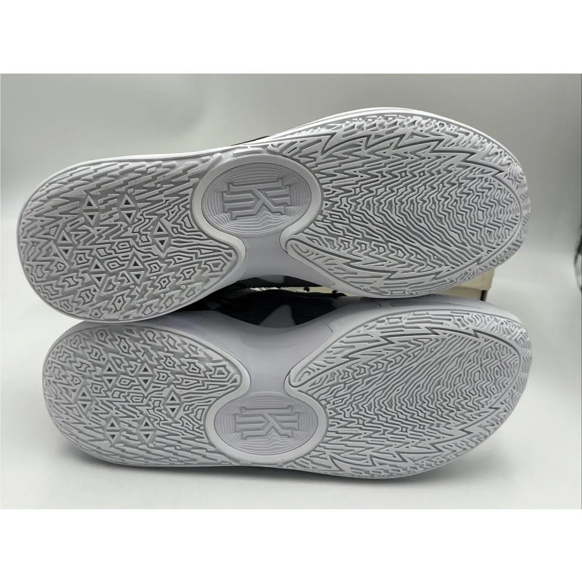 Nike shoes - Nike Kyrie Low - Kyrie Low - DO9617-100 - White 4