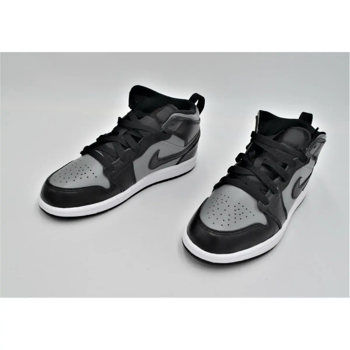 Nike shoes - Air Jordan 1 Mid - Air Mid - 554725-662 - Gray (UPC: 195243827160) 1