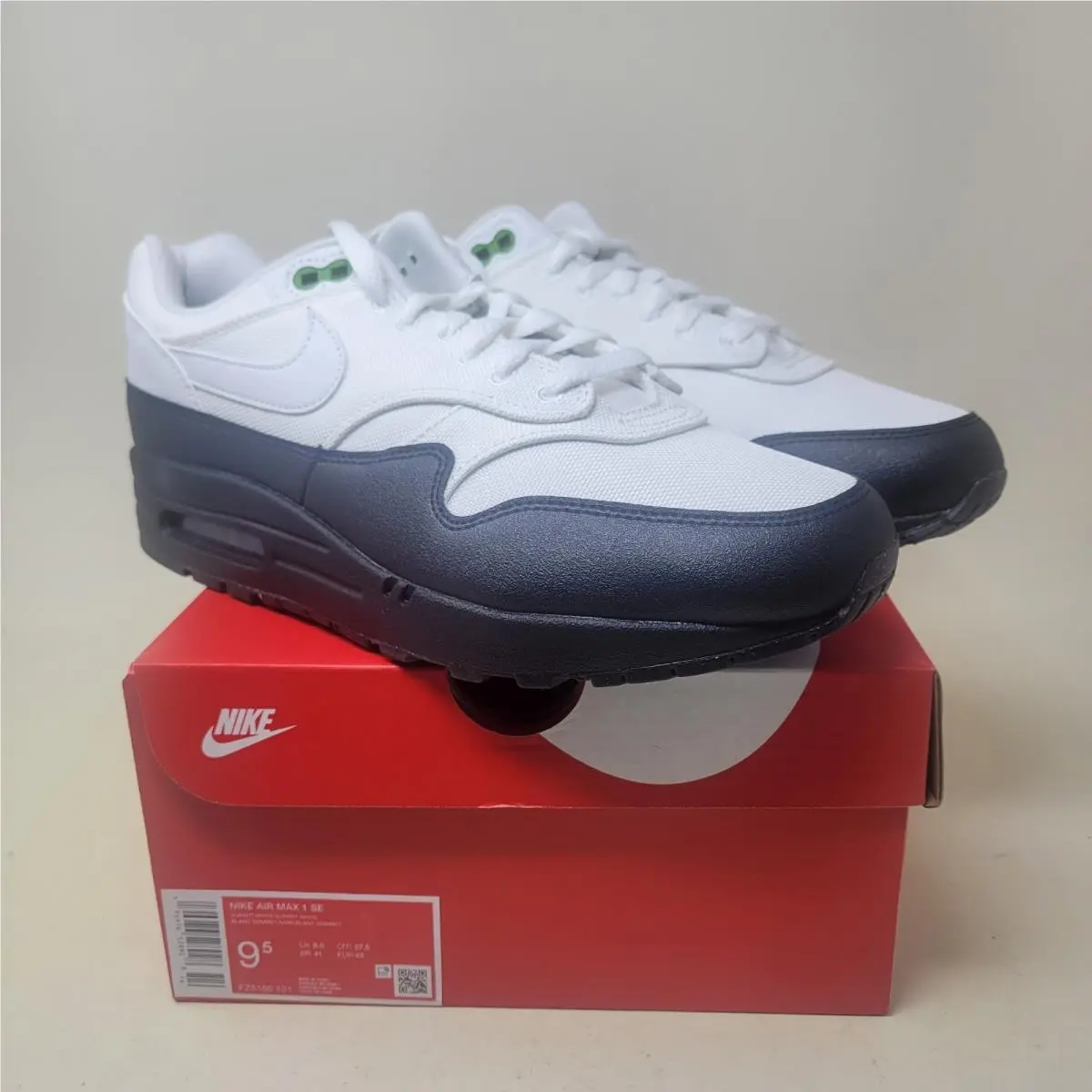 Nike Air Max 1 Chlorophyll Men`s Size 9.5 FZ5160-121 White Black