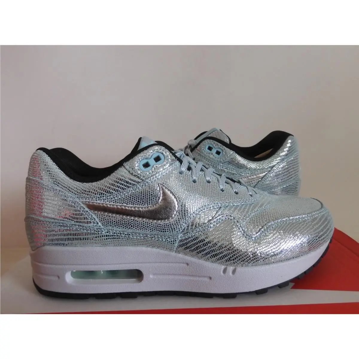 Nike shoes - Nike Air Max 1 - Air Max - 633737 001 - Silver (UPC: 885259546840) 0