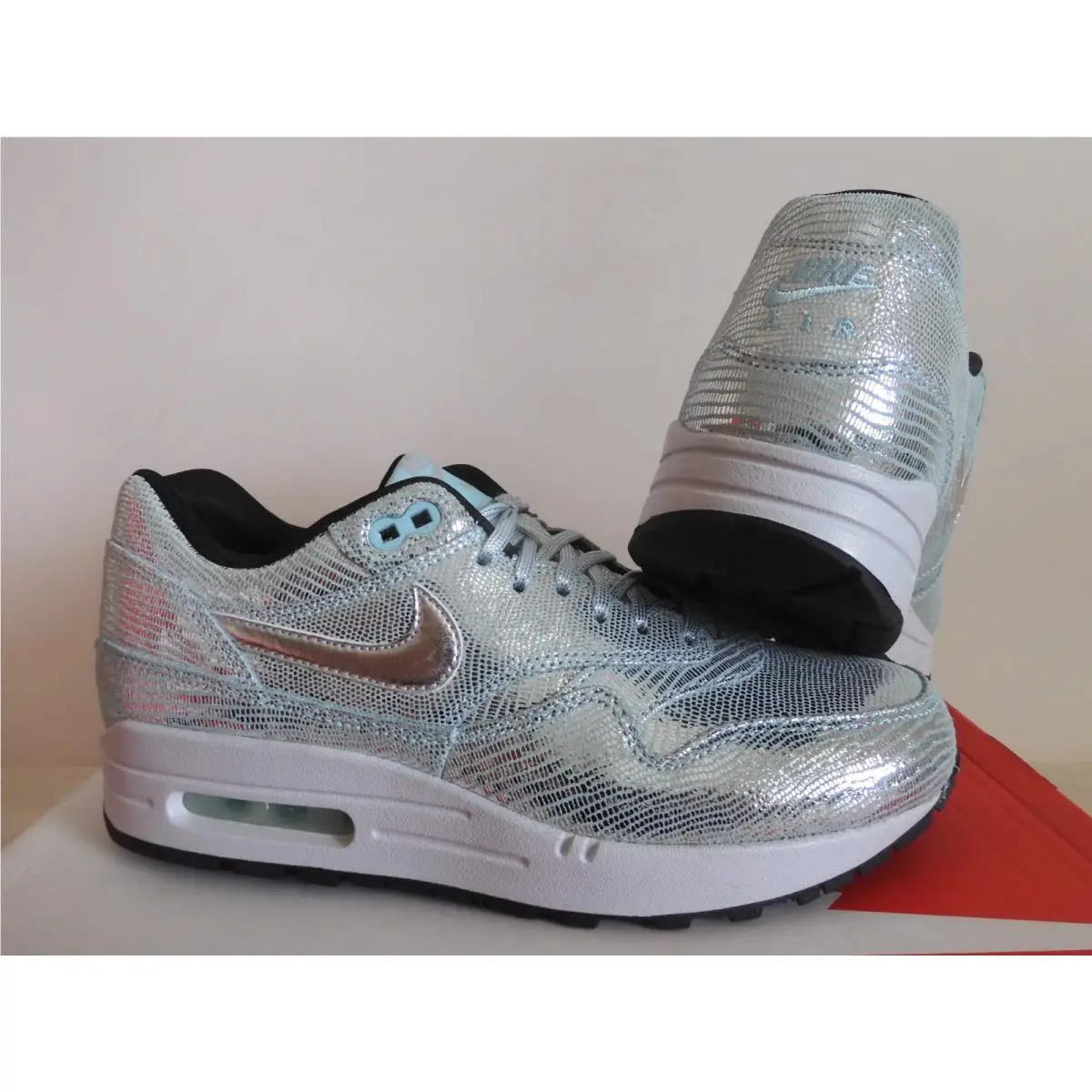 Nike shoes - Nike Air Max 1 - Air Max - 633737 001 - Silver (UPC: 885259546840) 1
