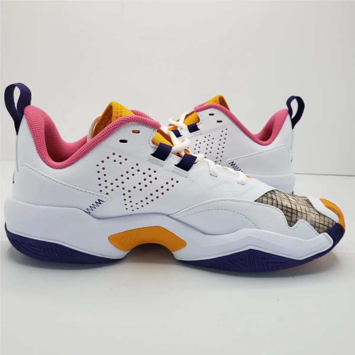 Nike shoes - Nike One - One - DO7193-100 - Gold (UPC: 196604377690) 12