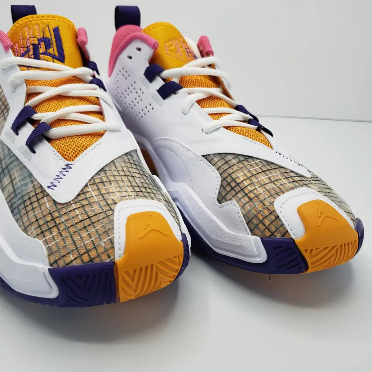 Nike shoes - Nike One - One - DO7193-100 - Gold (UPC: 196604377690) 14