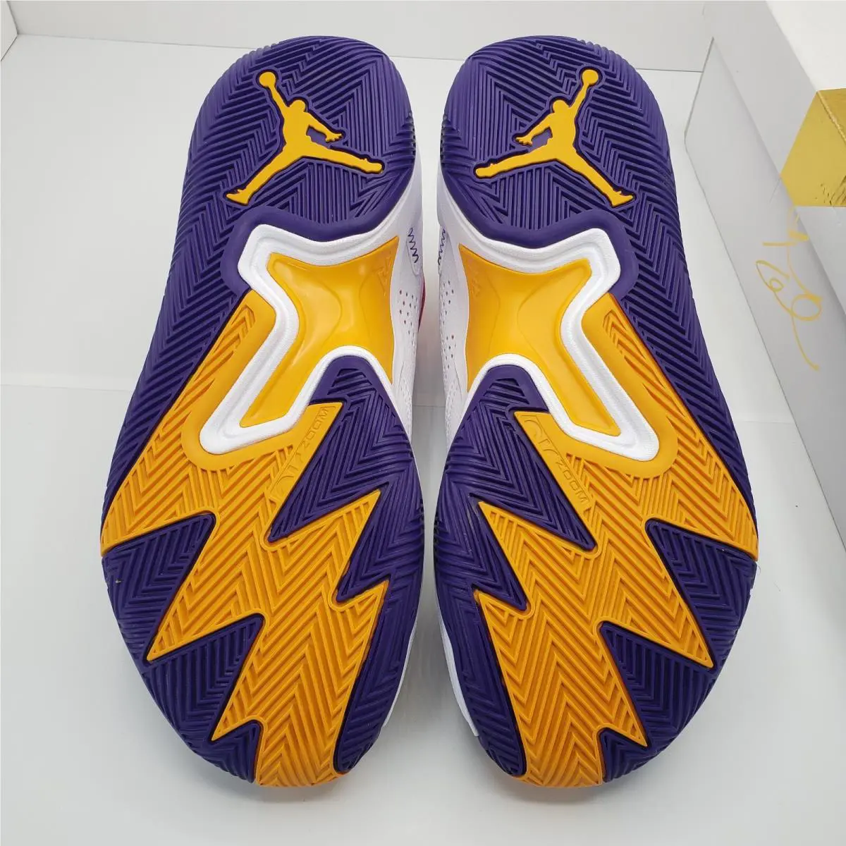 Nike shoes - Nike One - One - DO7193-100 - Gold (UPC: 196604377690) 6