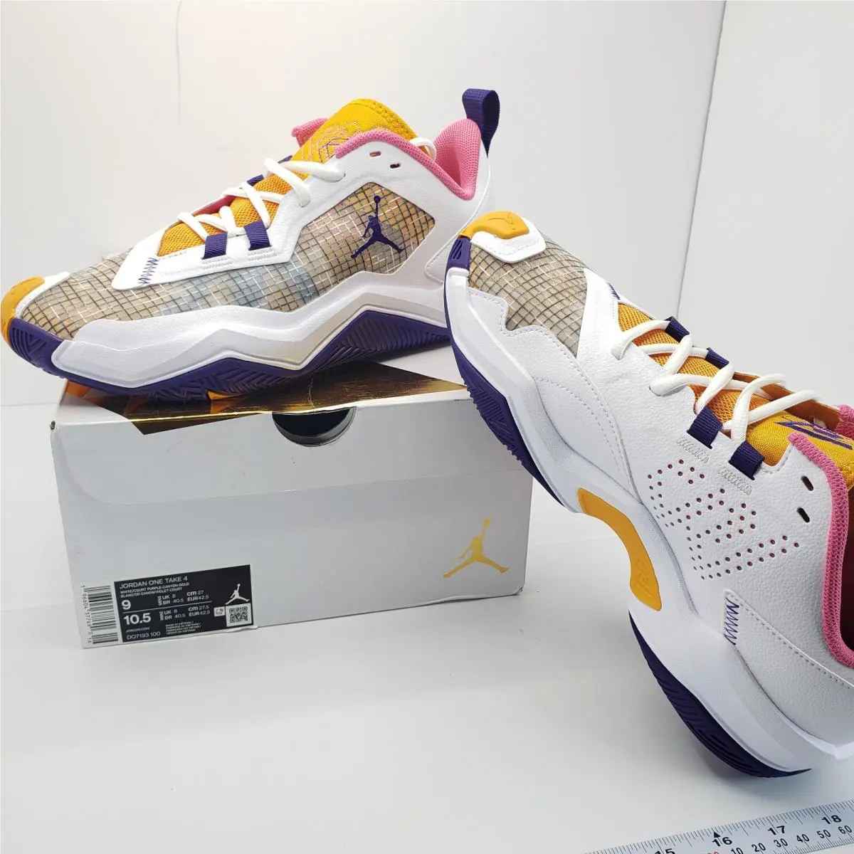 Nike shoes - Nike One - One - DO7193-100 - Gold (UPC: 196604377690) 7