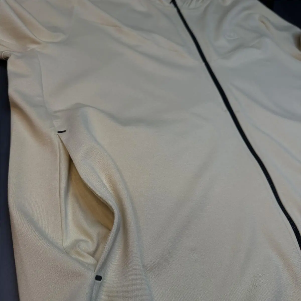 Nike clothing - DX0822-783 - DX0822-783 - Team Gold 4