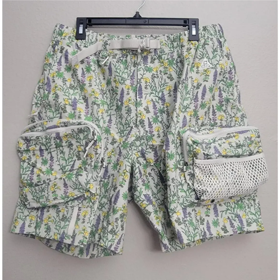 Nike Acg Snowgrass Floral Cargo Shorts Light Bone Mens Size Large DN3947 072