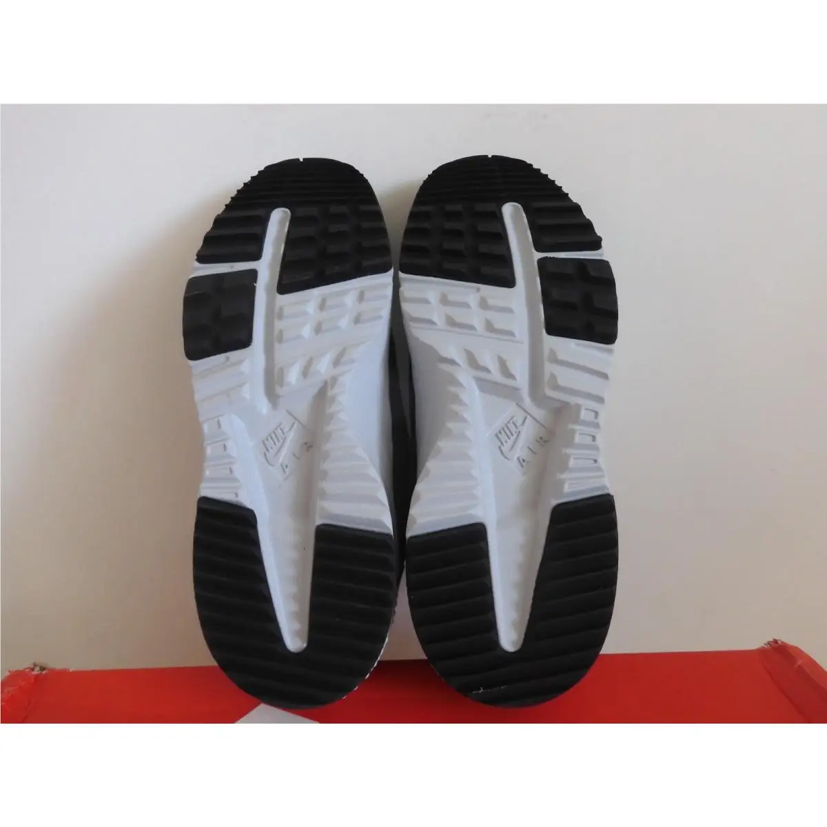 Nike shoes - Nike Air Huarache - Air Huarache - 806807-001 - Gray (UPC: 888410035665) 5