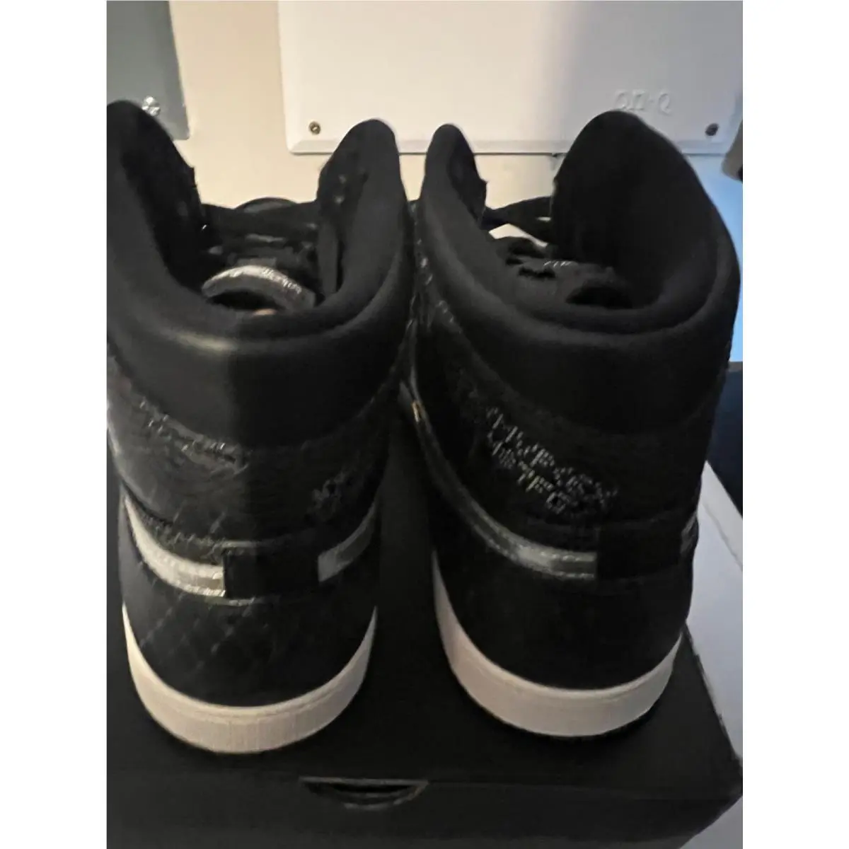 Nike shoes - Air Jordan 1 - Air - 850703-011 - Black (UPC: 0886736072937) 2