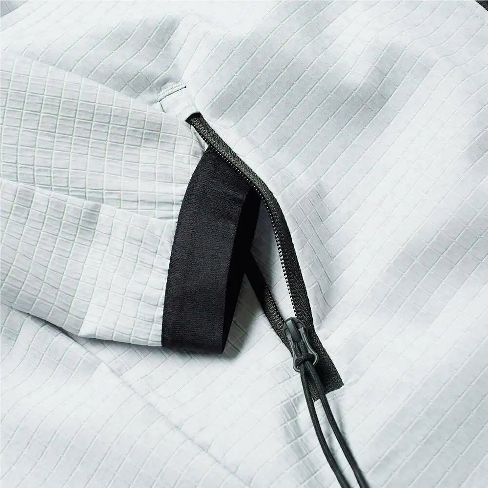 Nike clothing - Platinum 4