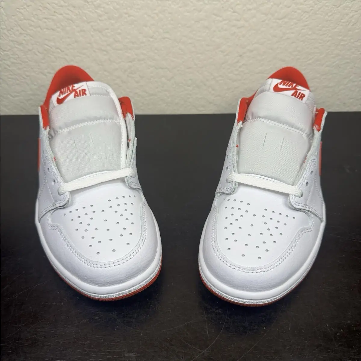 Nike shoes - Nike Air Jordan 1 - Air - University Red 2