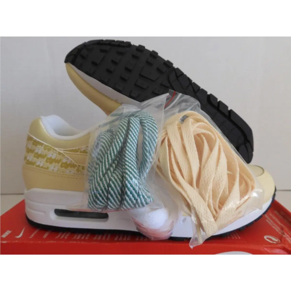 Nike shoes - Nike Air Max 1 - Air Max - Yellow (UPC: 194500268715) 0